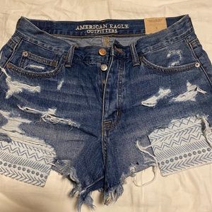 American Eagle - High Rise Festival Shorts